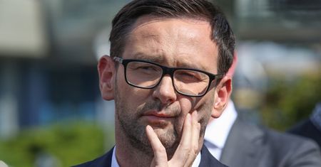 Obajtek broni się. Twierdzi, że jest atakowany za pomoc niepełnosprawnym