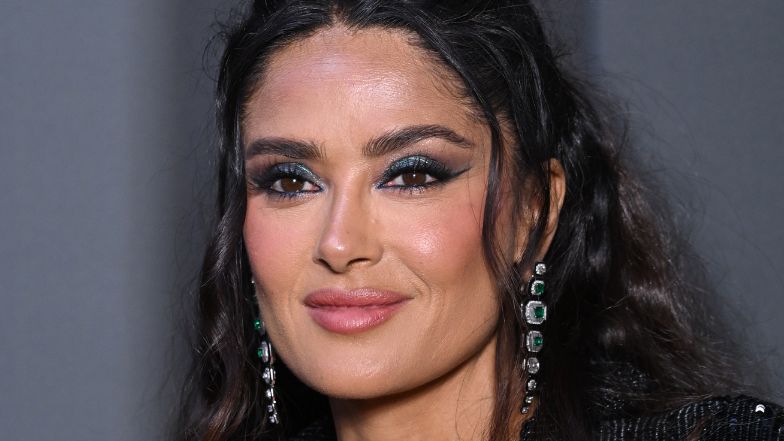 Salma Hayek pozuje w saunie