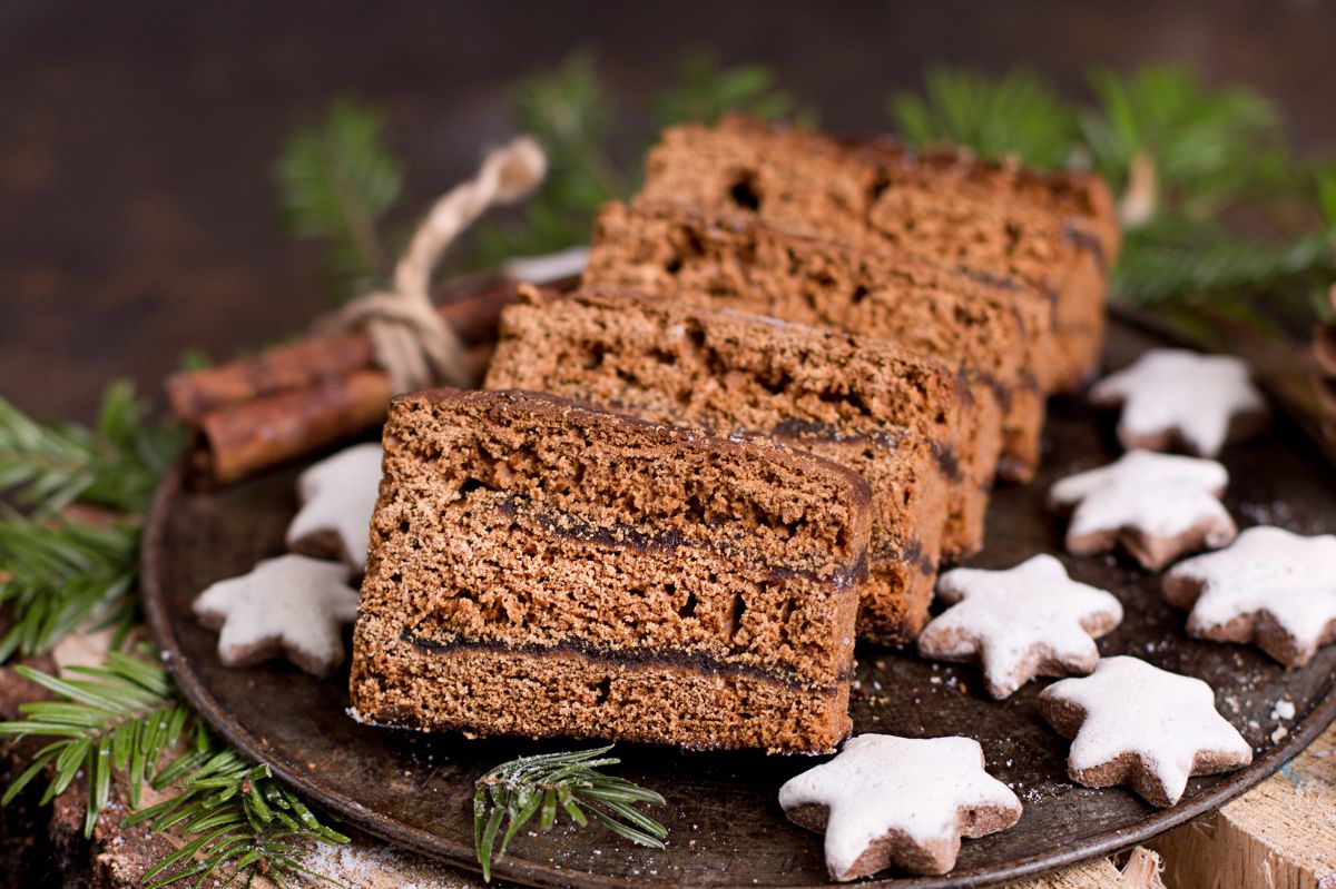 Bake the perfect gingerbread this holiday season with this simple recipe