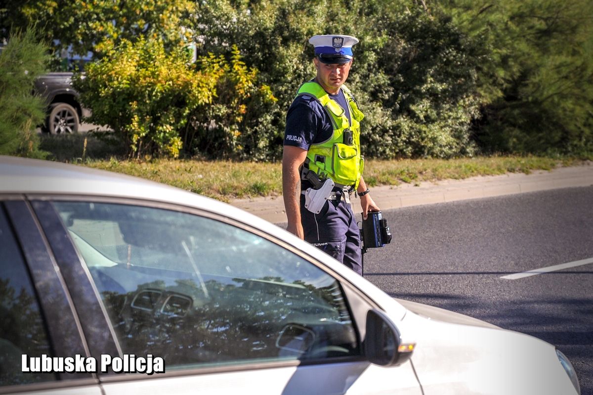 Rośnie liczba zgłoszeń na policję. Kierowca może zapłacić 1500 zł
