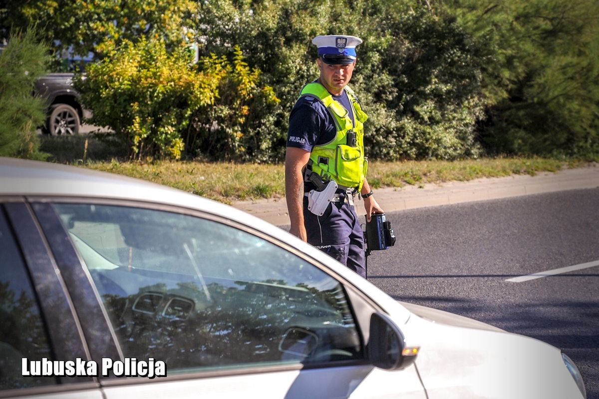 Rośnie liczba zgłoszeń na policję. Kierowca może zapłacić 1500 zł