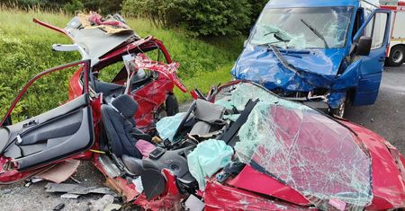 Koszmarny wypadek. Nie żyje kierująca hondą