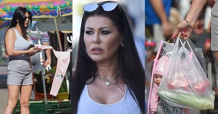 Iwona Węgrowska w średnim humorze spaceruje po targu i kupuje co może (ZDJĘCIA)