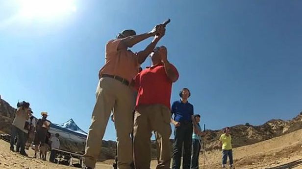 WTF dnia: Kimmel zabrał niewidomych na strzelnicę. Jak sobie poradzili? [wideo] 1