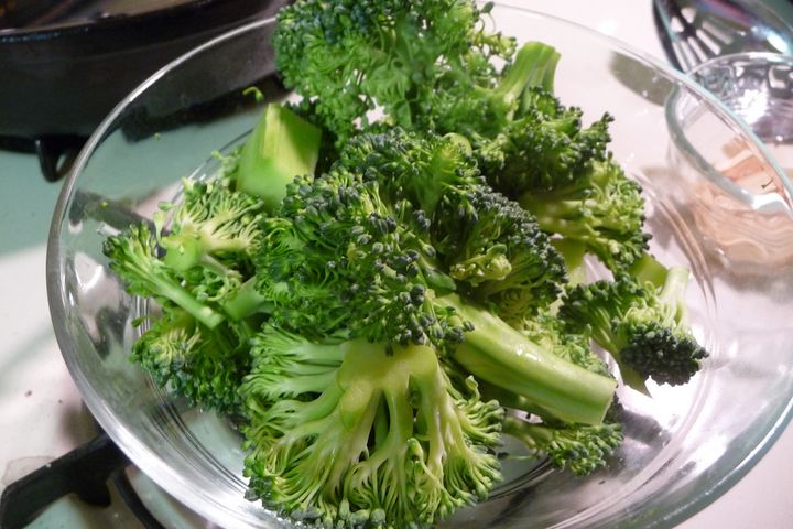 Zapiekanka z brokułami to świetna propozycja na zdrowy obiad.