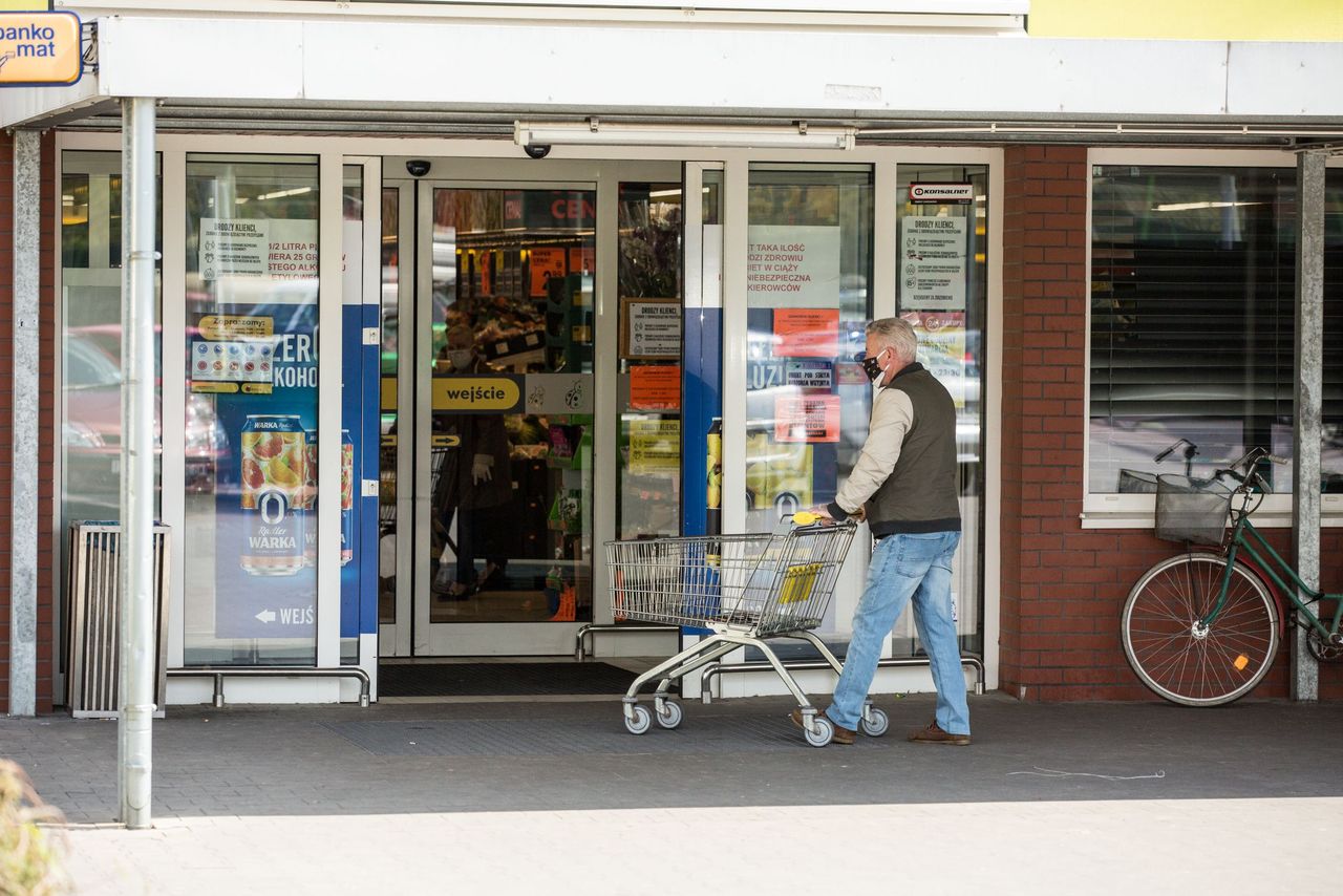 Zakaz handlu po nowemu. Branża: 32 wyjątki prowadzą do dyskryminacji