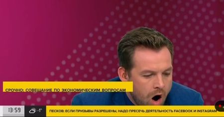 Wpadka w propagandowej telewizji. Prowadzący ziewał podczas wystąpienia premiera