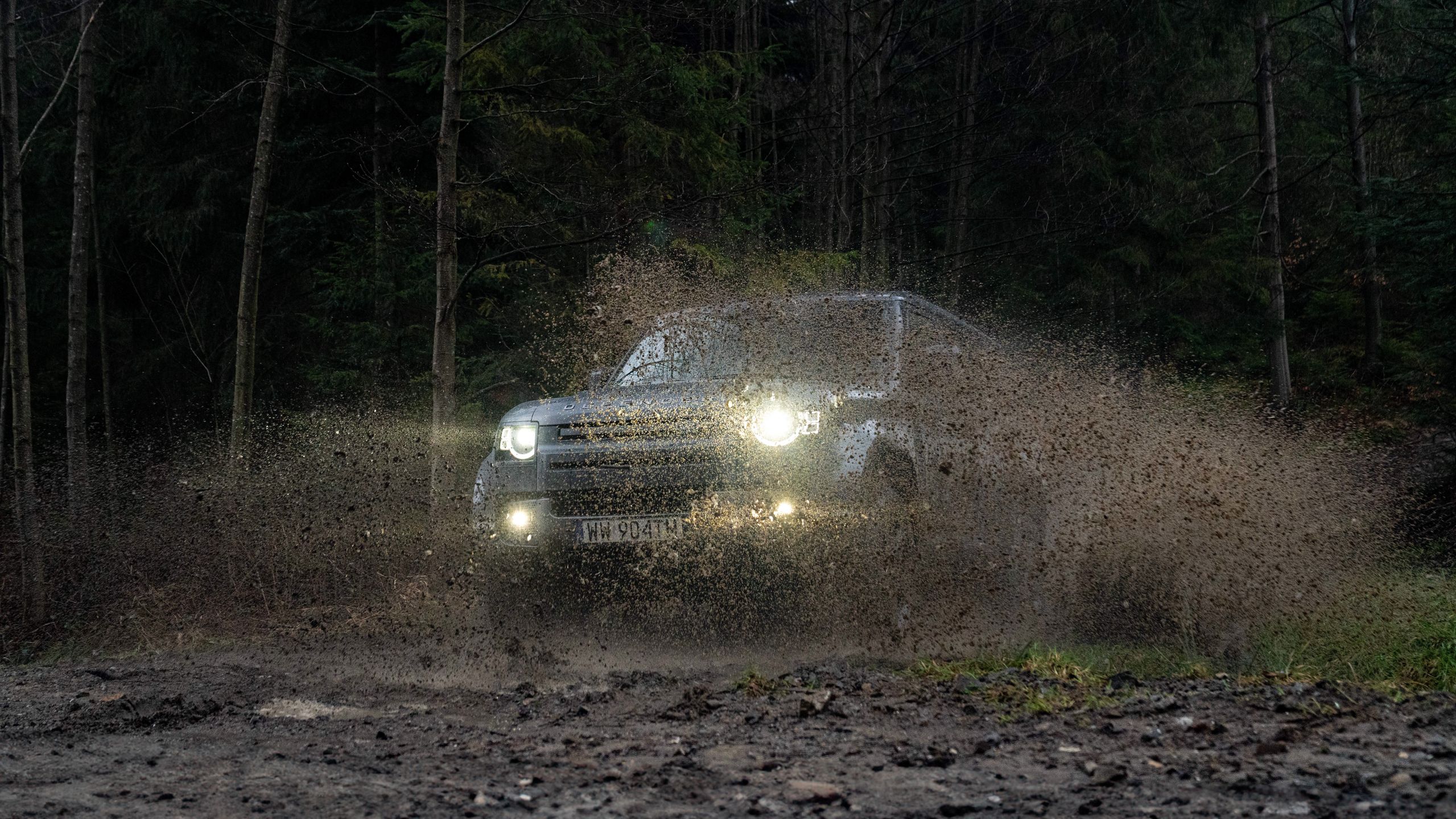 Land Rover Defender 130 Outbound