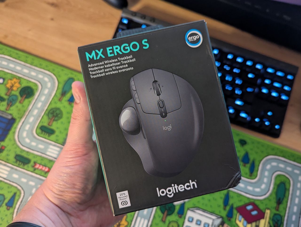 Szybsza, cichsza, wygodniejsza. Trackball Logitech MX Ergo S [Recenzja]