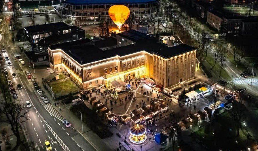 Kielce: Ruszył II Świętokrzyski Jarmark Bożonarodzeniowy