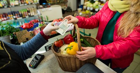 Cenowy zawrót głowy. Tyle kosztują owoce i warzywa w Krakowie