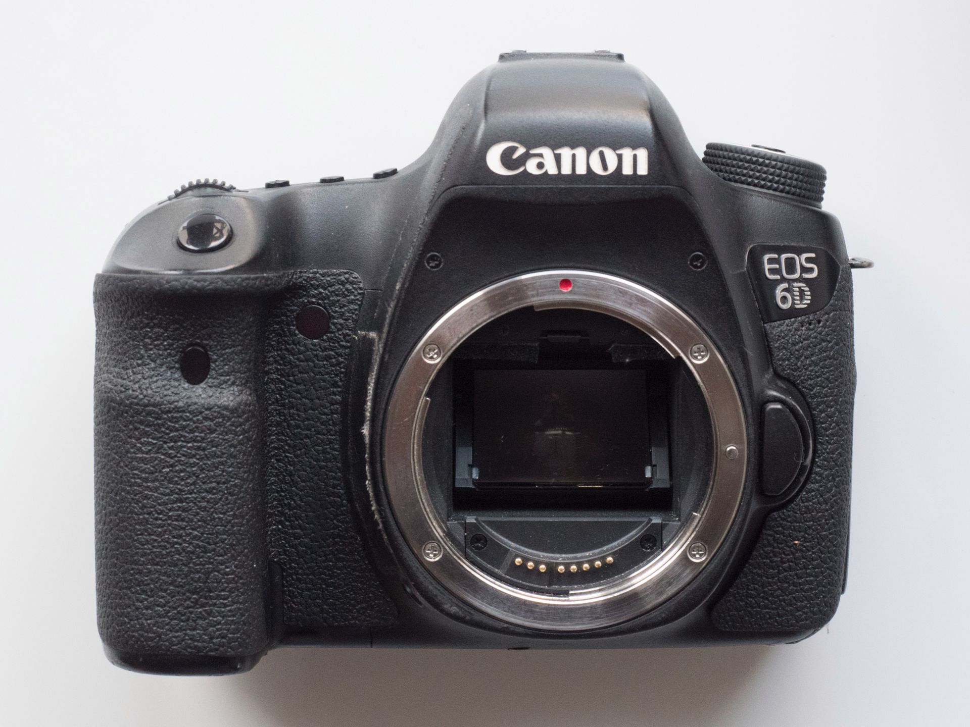 Canon EOS 6D Mark II - test następcy popopularnej pełnoklatkowej lustrzanki 98
