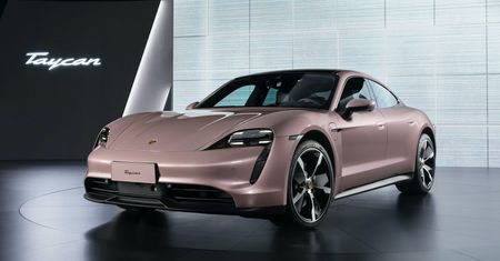 Porsche Taycan debiutuje w tańszej wersji z napędem na tył i niezłym zasięgiem