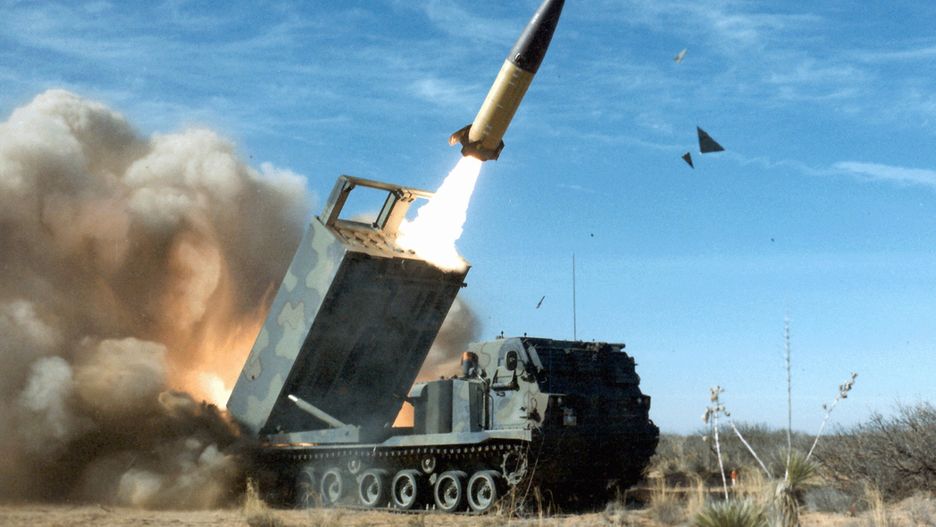 Wystrzelenie ATACMS z M270.