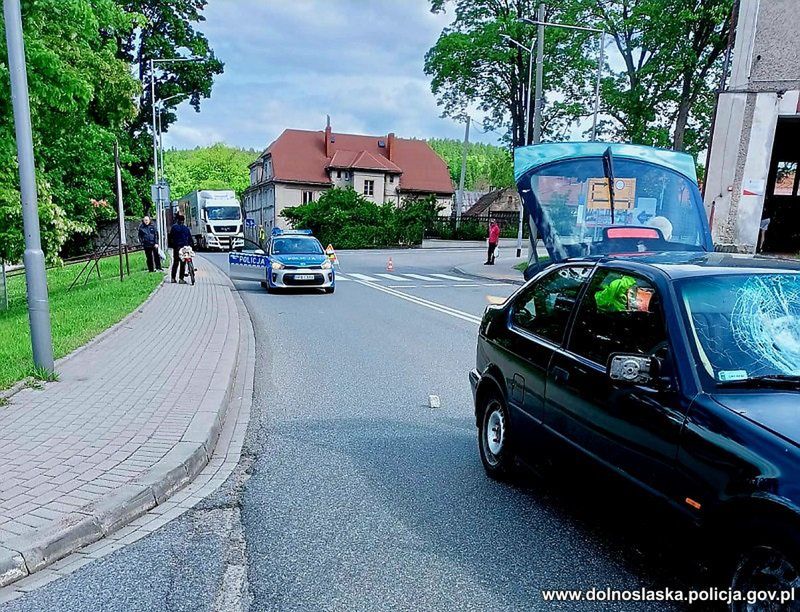 Tragiczny wypadek w Złotym Stoku. 77-letni pieszy zginął na przejściu dla pieszych