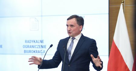 Ekspert oskarża Ziobrę. "To jego odpowiedzialność"