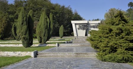 Wandalizm w Łambinowicach. Zdewastowali jeniecki cmentarz