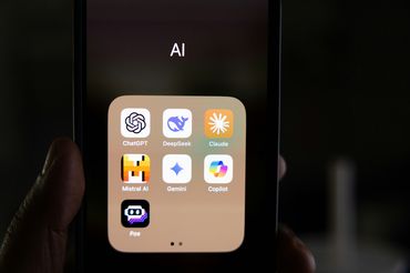 Pentagon atakuje cele przy pomocy Claude. 