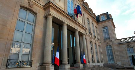 Gwałt po imprezie w Pałacu Elizejskim we Francji. Bawili się pracownicy Macrona
