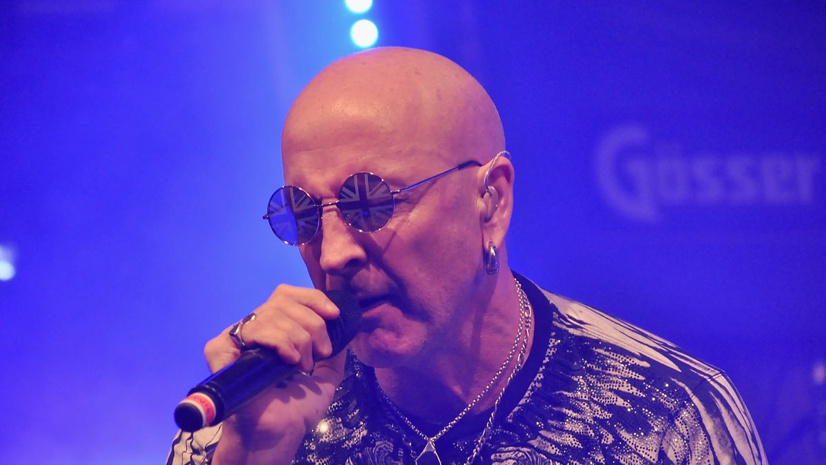 Richard Fairbrass już od dłuższego czasuotwarcie krytykuje szczepienia na COVID-19