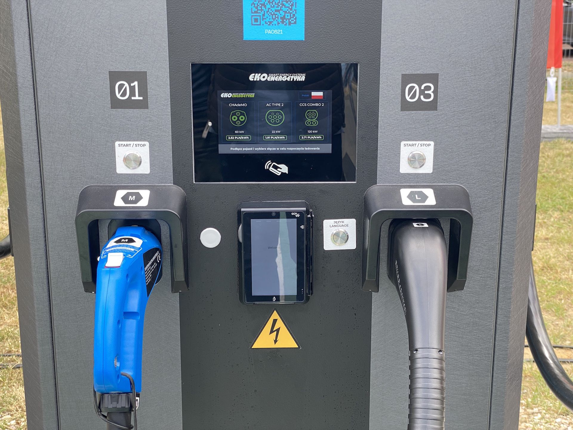 Otwarcie stacji ładowania Powerdot na parkingu Biedronki przy ul. Pałacowej w Warszawie