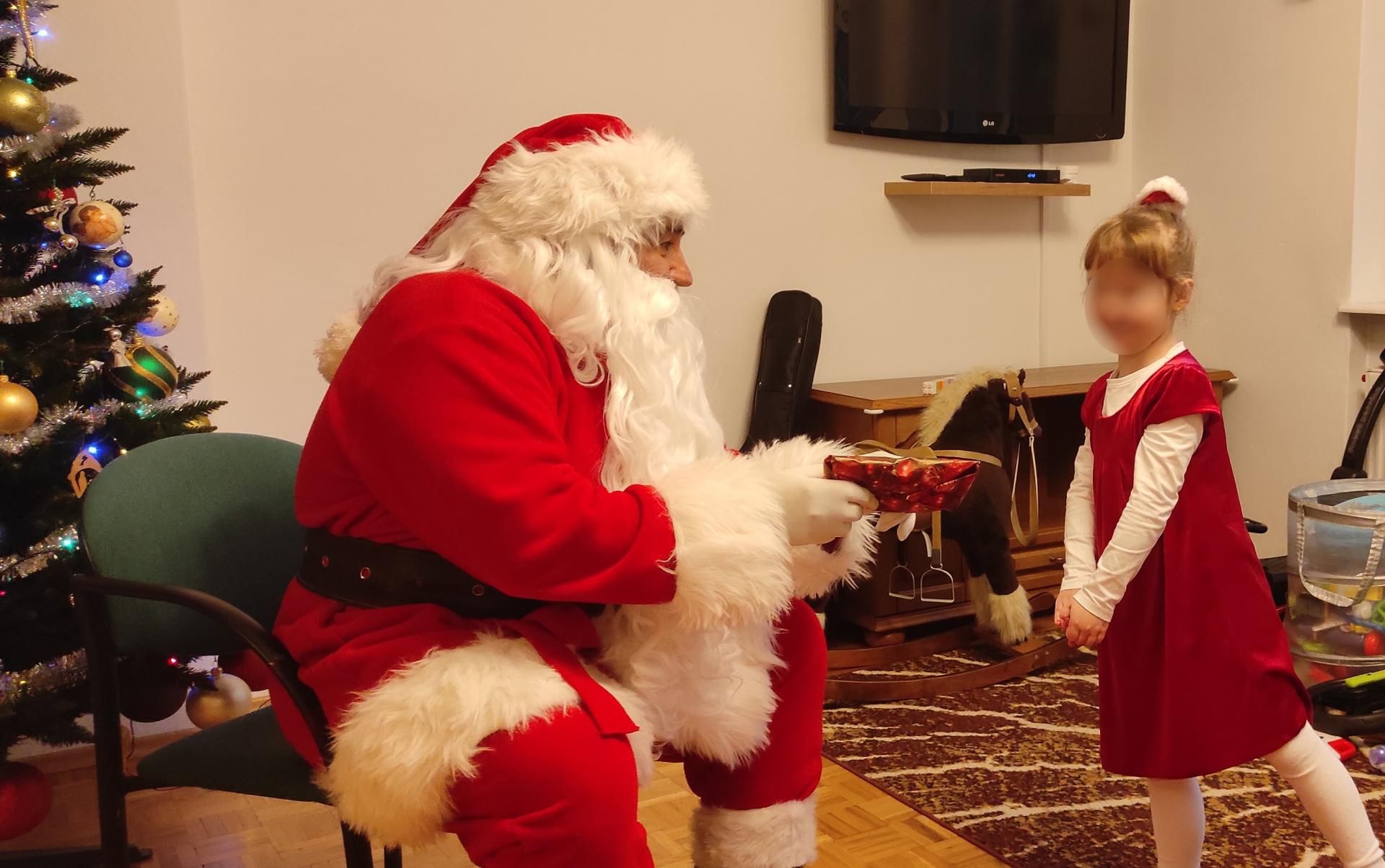 Dziecko z Mikołajem 