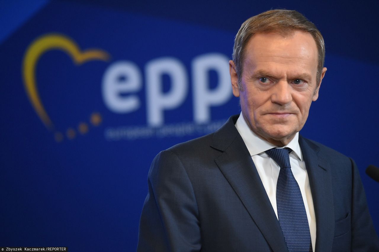 Tusk apeluje do posłów: Nie bierzcie tych pieniędzy 