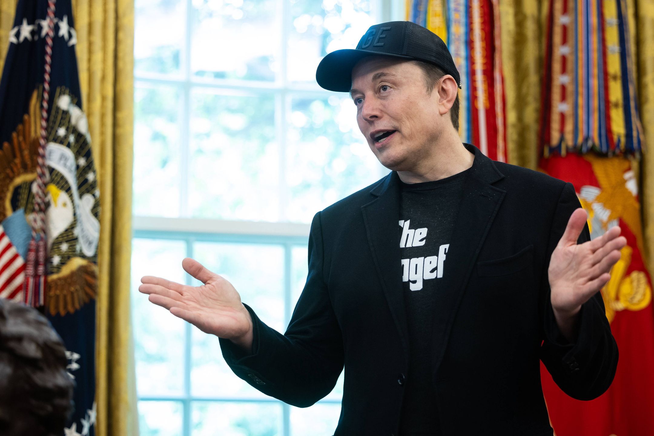 Elon Musk chwali swój nowy chatbo