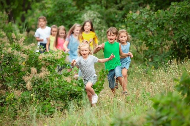 Wysyłasz swoje dziecko na obóz lub kolonię? Sprawdź, jakie ubezpieczenie wykupić!