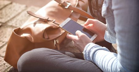 Nowy smartfon działa wolno? To wina bloatware