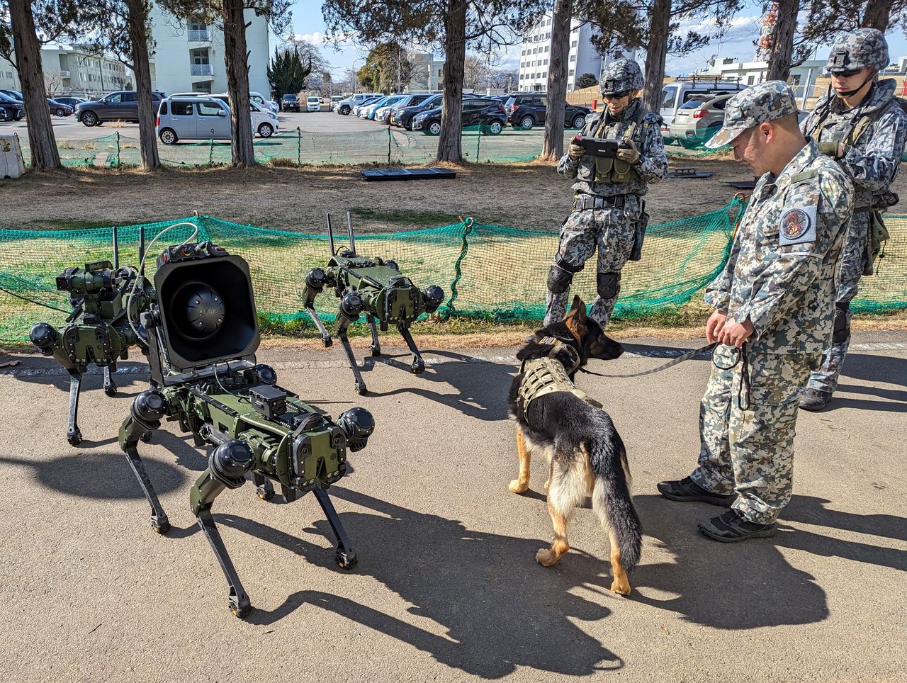 Japonia testuje roboty kroczące