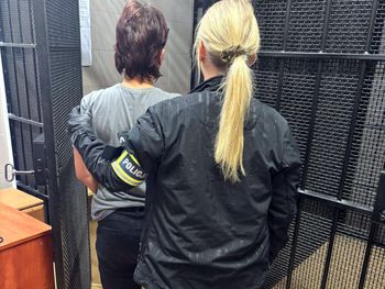 Stare Babice: 36-latka zaatakowała matkę nożem. Odpowie za usiłowanie zabójstwa