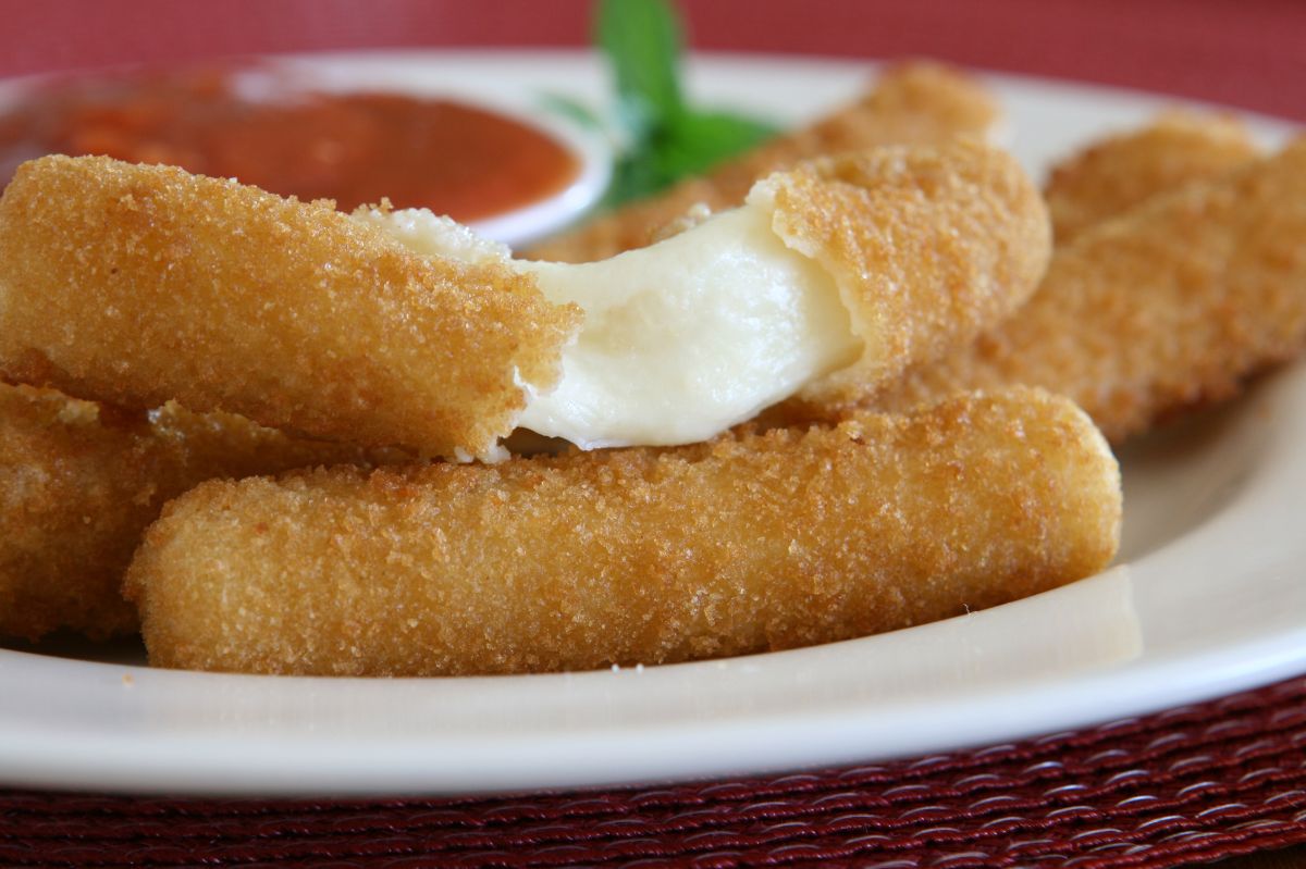 Breaded mozzarella: party hit you can make in 10 minutes