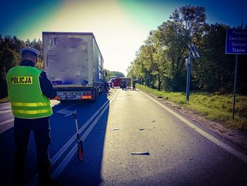 Śmiertelny wypadek na DK12. Kierowca osobówki wyjechał prosto pod pojazd ciężarowy