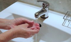 Domowe sposoby na kamień. Chwyć za ketchup. To pomaga!