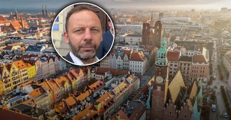 Kontrakty dla swoich. Tak się zarabia w dolnośląskiej Platformie
