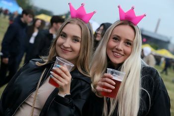 Tysiące studentów, koncerty gwiazd i niezapomniana atmosfera. Wrocławskie Juwenalia 2025 na Polach Osobowickich już za nami