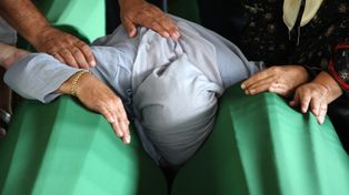 "Grabarki". Nie da się przygotować na widok masowego grobu