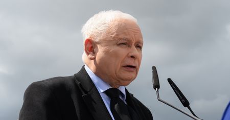 Przemówienie Kaczyńskiego. Nagle je przerwał. Dostrzegł jedną rzecz