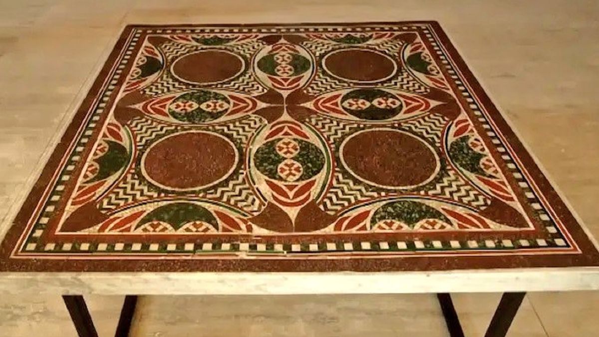 Mozaika przez 50 lat była stolikiem do kawy.