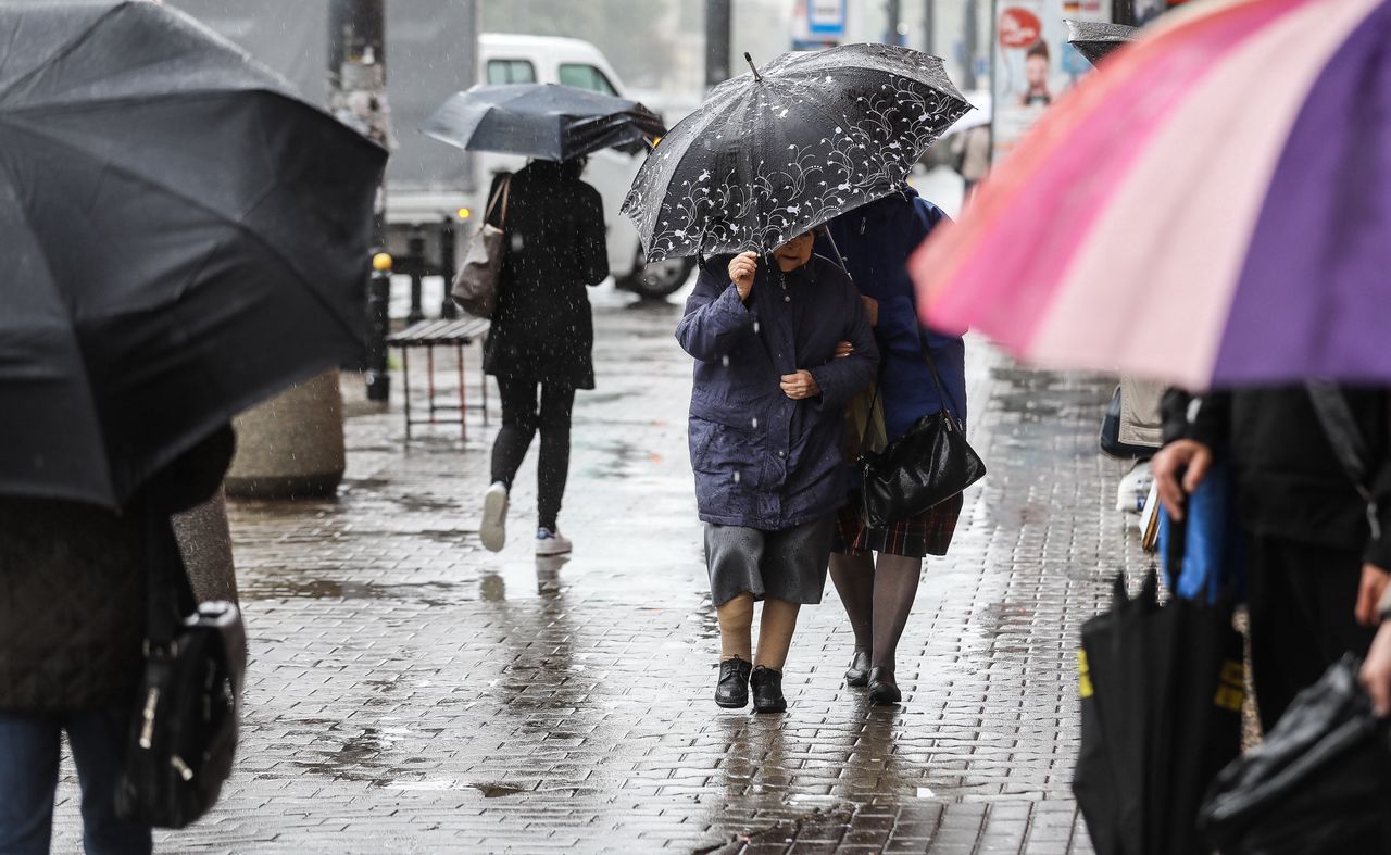 Pogoda w Warszawie 3 listopada. Przelotne opady deszczu