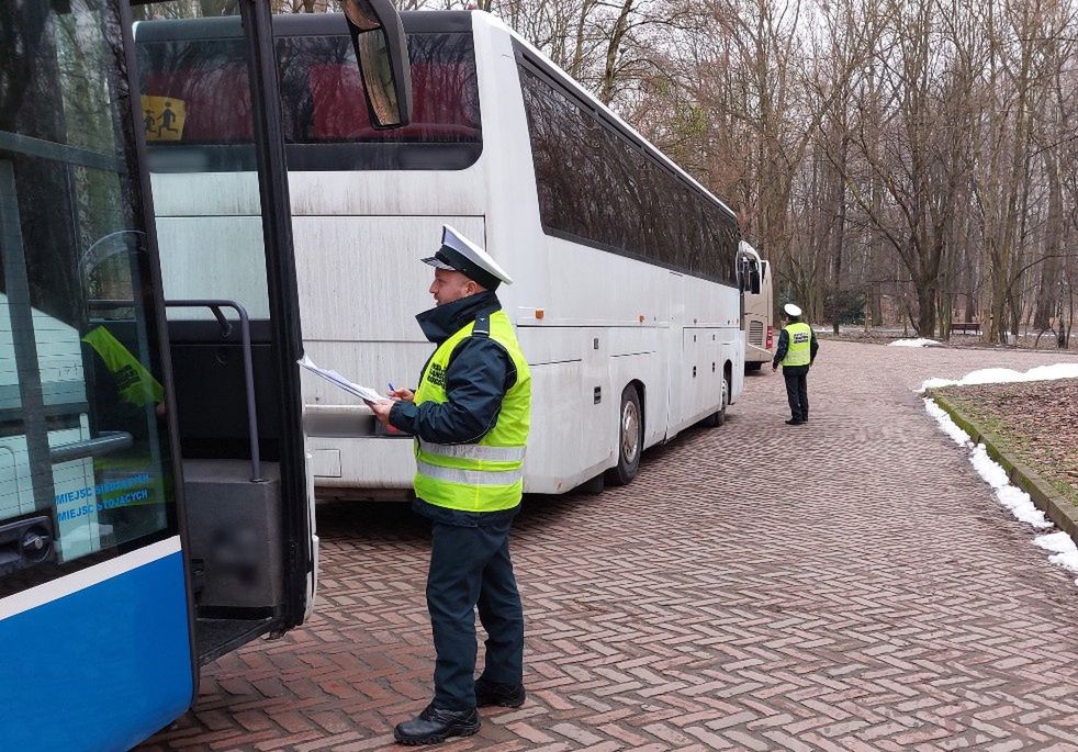 Wielka akcja w pięciu województwach. Służby sprawdzają pojazdy