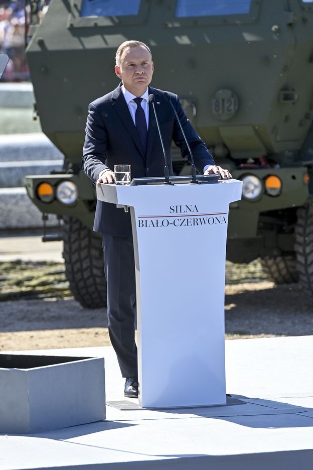 Andrzej Duda przypadkowo opublikował swoją prywatną wiadomość?! Wpis prezydenta szybko ZNIKNĄŁ z platformy