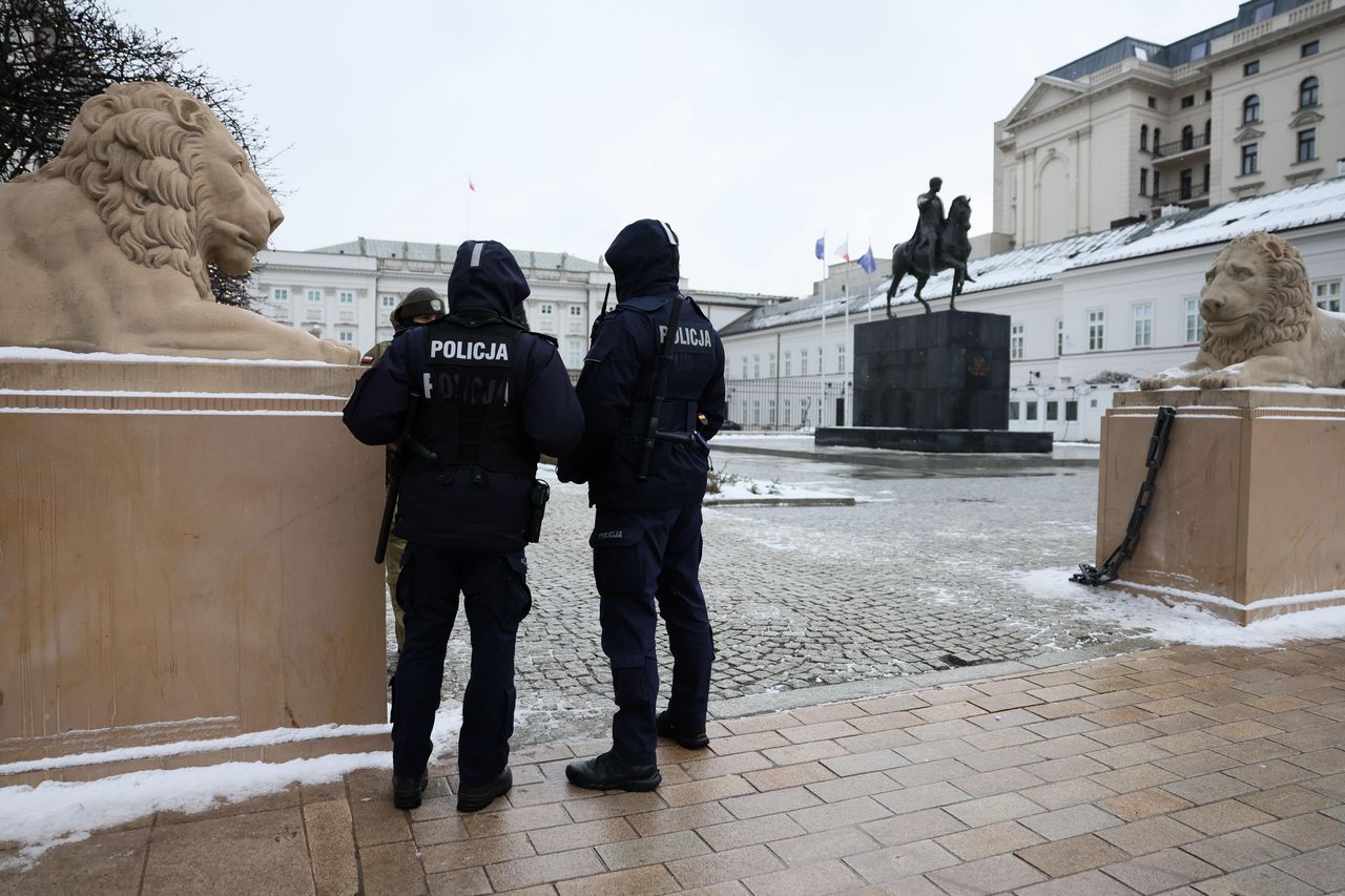 "Doszło do dekonspiracji". Nowe kulisy po akcji policji w Pałacu