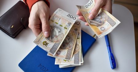 Skarbówka oddaje nadpłacony podatek. Takie kwoty płyną do Polaków