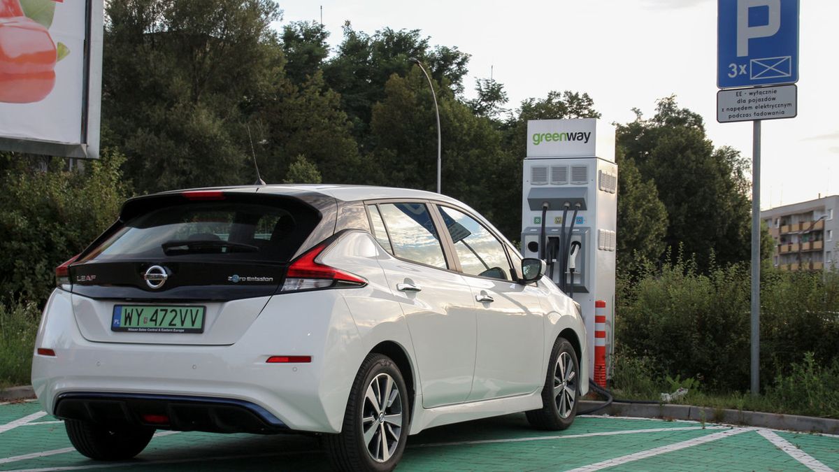 Dzięki dopłatom, takiego Leafa można użytkować już za nieco ponad 700 zł miesięcznie