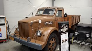 Gdzie czas się zatrzymał, a silniki wciąż pracują. Zabieramy was w podróż do muzeum motoryzacji Jaro Retro Auto Classic Garage!