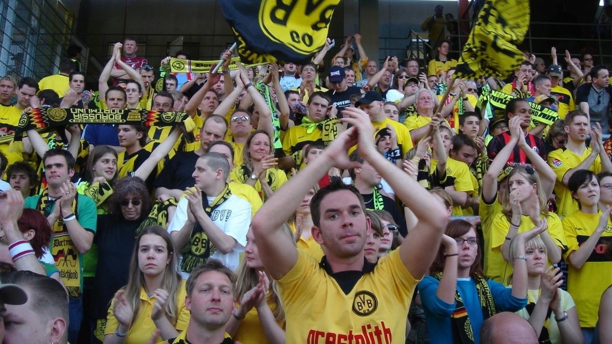 Kibice Borussii Dortmund w czasie meczu