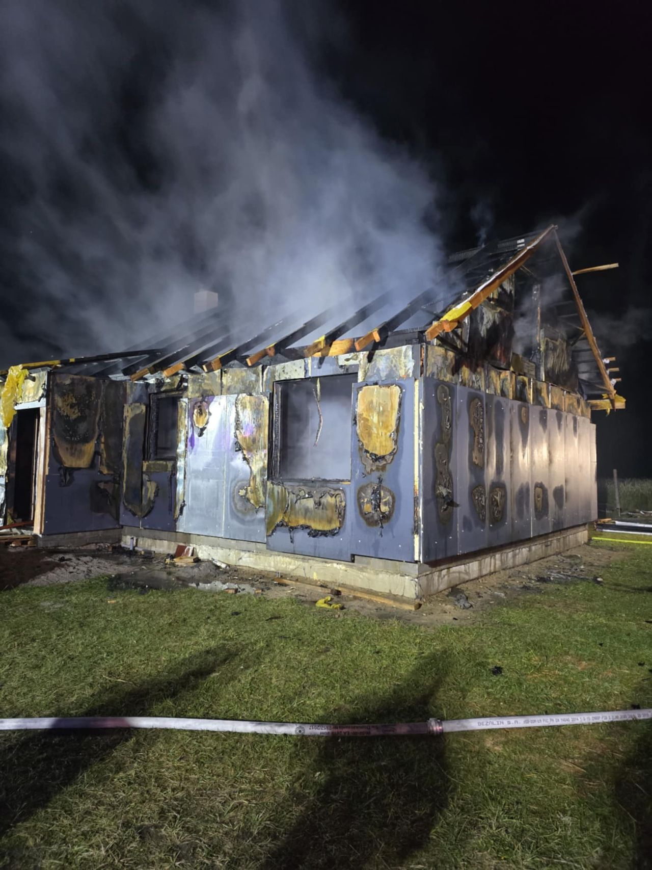 Pożar budynku na terenie budowy w miejscowości Sendeń Duży