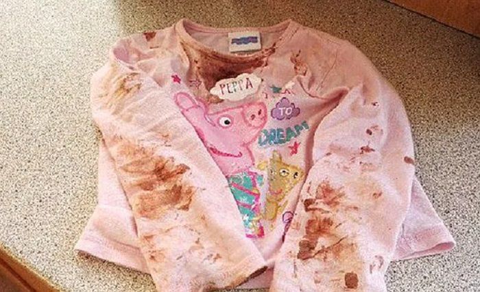 Pokryte krwią ubranka Sienny 